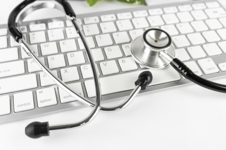 クリニックサイト制作で集患成功へ！予約率が上がる導線設計と問診DX事例