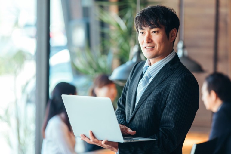 会社のhp作成の効果的な方法と業種別の事例など